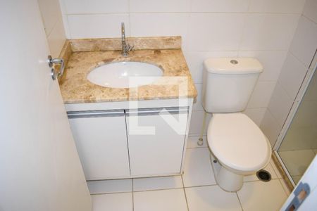 Banheiro de apartamento para alugar com 2 quartos, 53m² em Guaiaúna, São Paulo