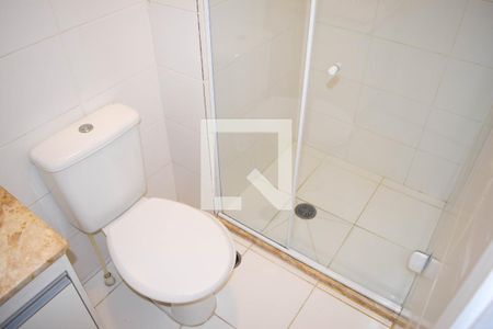 Banheiro de apartamento para alugar com 2 quartos, 53m² em Guaiaúna, São Paulo