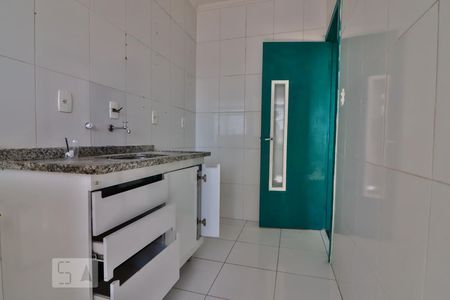 Cozinha de apartamento para alugar com 1 quarto, 35m² em Sumarezinho, São Paulo