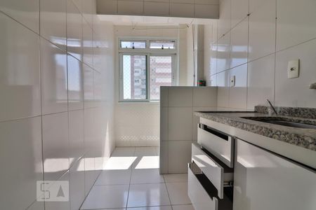 Cozinha de apartamento para alugar com 1 quarto, 35m² em Sumarezinho, São Paulo