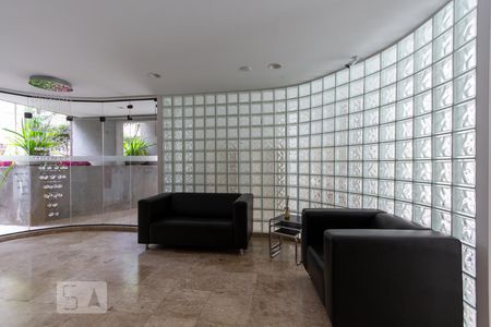 Apartamento à venda com 100m², 2 quartos e 3 vagasHall social