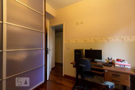 Apartamento à venda com 100m², 2 quartos e 3 vagasQuarto 2