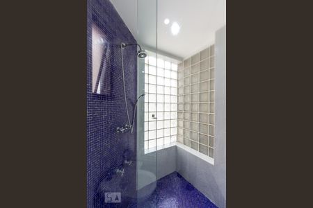 Apartamento à venda com 100m², 2 quartos e 3 vagasBanheiro da suíte