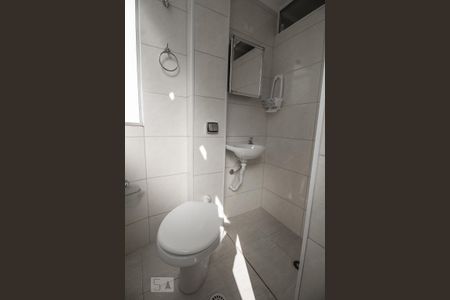 Banheiro de Serviço de apartamento para alugar com 2 quartos, 67m² em Santana, São Paulo