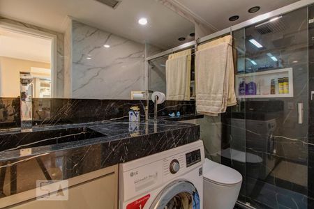 Banheiro de apartamento para alugar com 1 quarto, 46m² em Cerqueira César, São Paulo