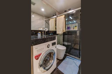 Banheiro de apartamento para alugar com 1 quarto, 46m² em Cerqueira César, São Paulo