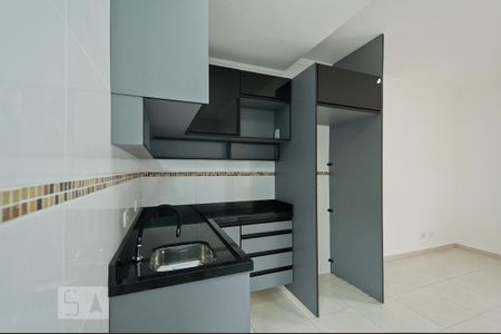 Cozinha de apartamento para alugar com 2 quartos, 43m² em Vila Santana, São Paulo