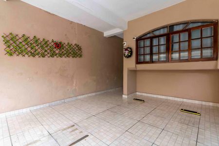 Casa à venda com 250m², 4 quartos e 2 vagas Casa à venda com 250m², 4 quartos e 2 vagasGaragem