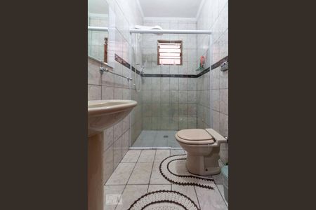 Casa à venda com 250m², 4 quartos e 2 vagas Casa à venda com 250m², 4 quartos e 2 vagasBanheiro Corredor