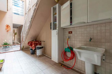 Casa à venda com 250m², 4 quartos e 2 vagas Casa à venda com 250m², 4 quartos e 2 vagasÁrea de Serviço