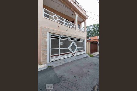 Casa à venda com 250m², 4 quartos e 2 vagas Casa à venda com 250m², 4 quartos e 2 vagasFachada