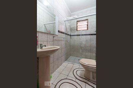 Casa à venda com 250m², 4 quartos e 2 vagas Casa à venda com 250m², 4 quartos e 2 vagasBanheiro Corredor