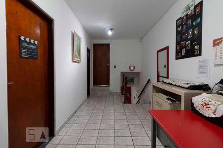 Casa à venda com 250m², 4 quartos e 2 vagas Casa à venda com 250m², 4 quartos e 2 vagasHall Quartos