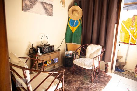 Sala de casa de condomínio para alugar com 1 quarto, 35m² em Barra da Tijuca, Rio de Janeiro