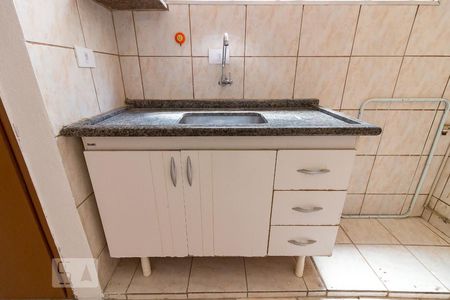 Apartamento à venda com 61m², 2 quartos e 1 vagaCozinha - pia e gabinete