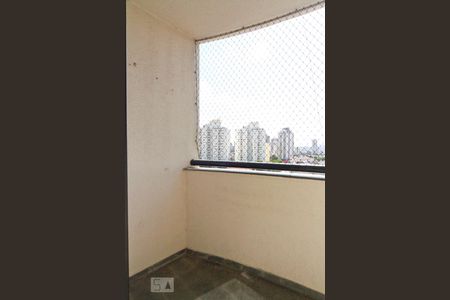 Apartamento à venda com 64m², 3 quartos e sem vaga Apartamento à venda com 64m², 3 quartos e sem vagaVaranda