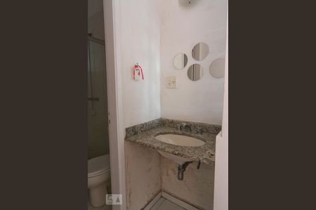 Apartamento à venda com 64m², 3 quartos e sem vaga Apartamento à venda com 64m², 3 quartos e sem vagaBanheiro