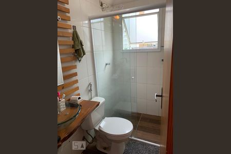 Banheiro de apartamento para alugar com 2 quartos, 52m² em Vila Osasco, Osasco
