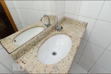 Casa à venda com 226m², 3 quartos e 5 vagas Casa à venda com 226m², 3 quartos e 5 vagasBanheiro