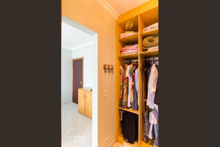 Casa à venda com 226m², 3 quartos e 5 vagas Casa à venda com 226m², 3 quartos e 5 vagasCloset da suíte 3