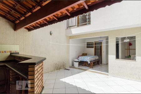 Casa à venda com 226m², 3 quartos e 5 vagas Casa à venda com 226m², 3 quartos e 5 vagasChurrasqueira