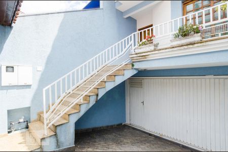 Casa à venda com 226m², 3 quartos e 5 vagas Casa à venda com 226m², 3 quartos e 5 vagasEntrada
