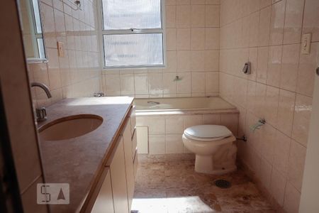 Apartamento à venda com 117m², 3 quartos e 1 vagaBanheiro da Suíte
