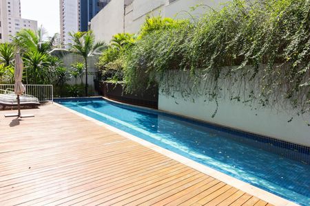 Apartamento à venda com 200m², 2 quartos e 3 vagasPiscina