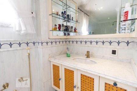 Apartamento à venda com 425m², 4 quartos e 7 vagasBanheiro