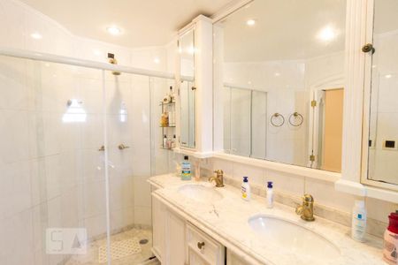 Apartamento à venda com 425m², 4 quartos e 7 vagasBanheiro