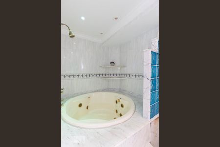 Apartamento à venda com 425m², 4 quartos e 7 vagasBanheiro