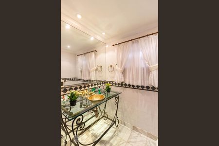 Apartamento à venda com 425m², 4 quartos e 7 vagasBanheiro