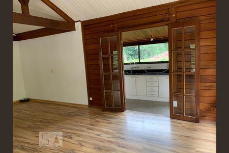 Casa de condomínio à venda com 180m², 4 quartos e sem vagaSala