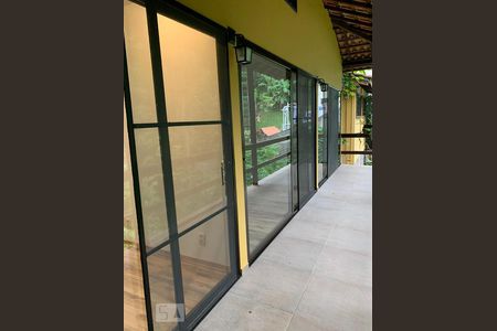 Casa de condomínio à venda com 180m², 4 quartos e sem vagaÁrea externa dos quartos 