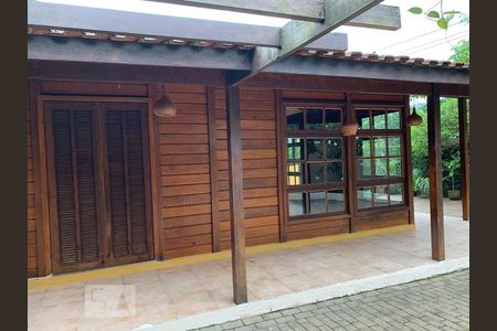 Casa de condomínio à venda com 180m², 4 quartos e sem vagaÁrea de fora 