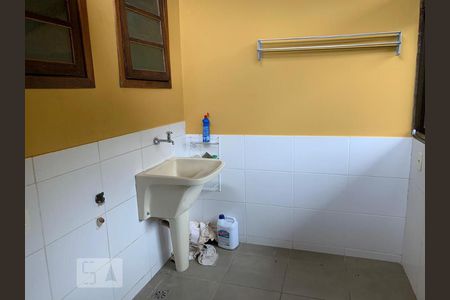 Casa de condomínio à venda com 180m², 4 quartos e sem vagaÁrea de serviço 