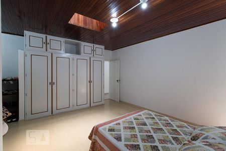 Casa à venda com 175m², 2 quartos e 2 vagas Casa à venda com 175m², 2 quartos e 2 vagasSuíte
