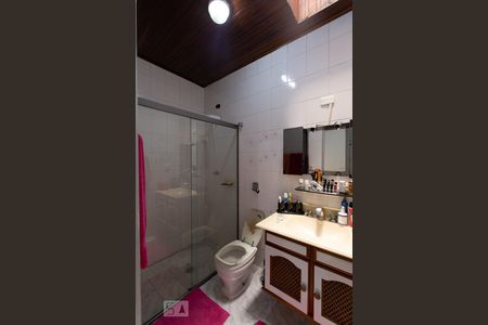 Casa à venda com 175m², 2 quartos e 2 vagas Casa à venda com 175m², 2 quartos e 2 vagasBanheiro da Suíte