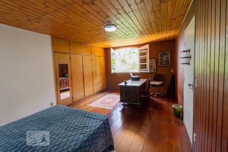 Casa à venda com 580m², 4 quartos e 5 vagas Casa à venda com 580m², 4 quartos e 5 vagasQuarto 4 - Suíte