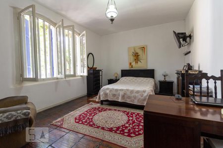 Casa à venda com 580m², 4 quartos e 5 vagas Casa à venda com 580m², 4 quartos e 5 vagasQuarto 3 - Suíte