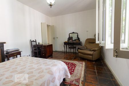 Casa à venda com 580m², 4 quartos e 5 vagas Casa à venda com 580m², 4 quartos e 5 vagasQuarto 3 - Suíte