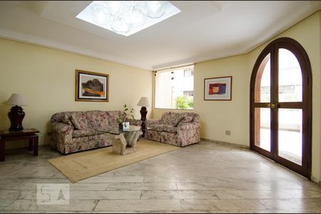 Apartamento à venda com 240m², 4 quartos e 3 vagasÁrea Comum