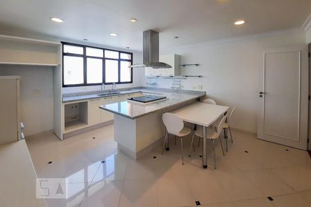 Apartamento à venda com 240m², 4 quartos e 3 vagasCozinha