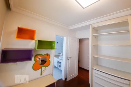 Apartamento à venda com 240m², 4 quartos e 3 vagasSuíte 2