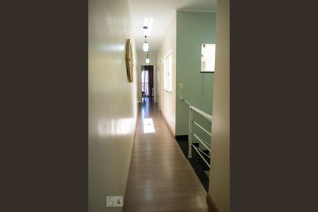 Casa à venda com 190m², 3 quartos e 3 vagasCorredor