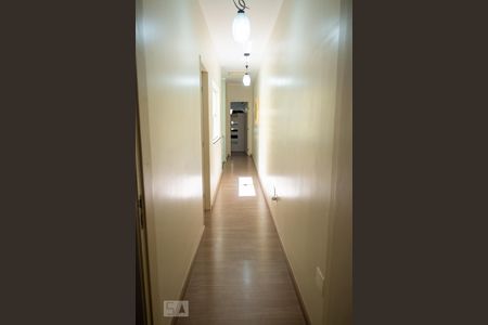 Casa à venda com 190m², 3 quartos e 3 vagasCorredor