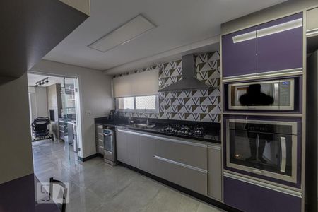 Apartamento à venda com 180m², 4 quartos e 3 vagasCozinha