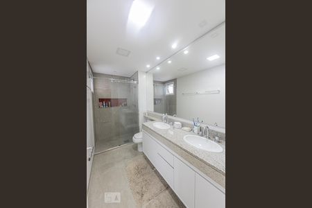 Apartamento à venda com 180m², 4 quartos e 3 vagasBanheiro da Suite 3