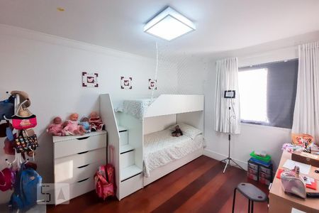 Apartamento à venda com 230m², 4 quartos e 3 vagasQuarto 2