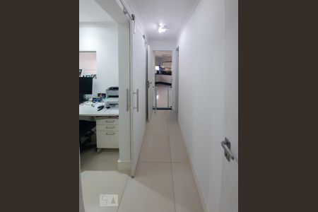 Apartamento à venda com 230m², 4 quartos e 3 vagasCorredor
